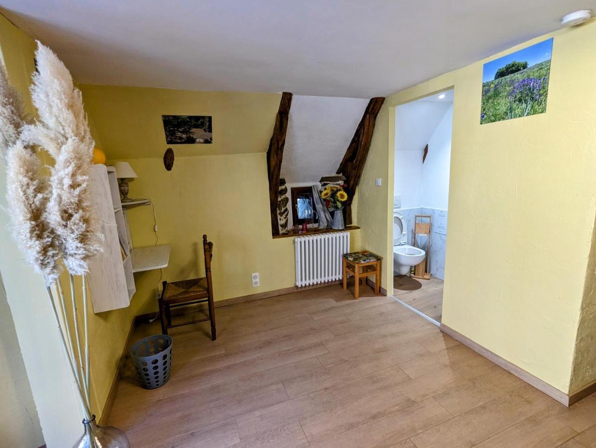 Chambres D'Hotes Le Lepadou-Bas Saint-Chély-dʼAubrac 外观 照片