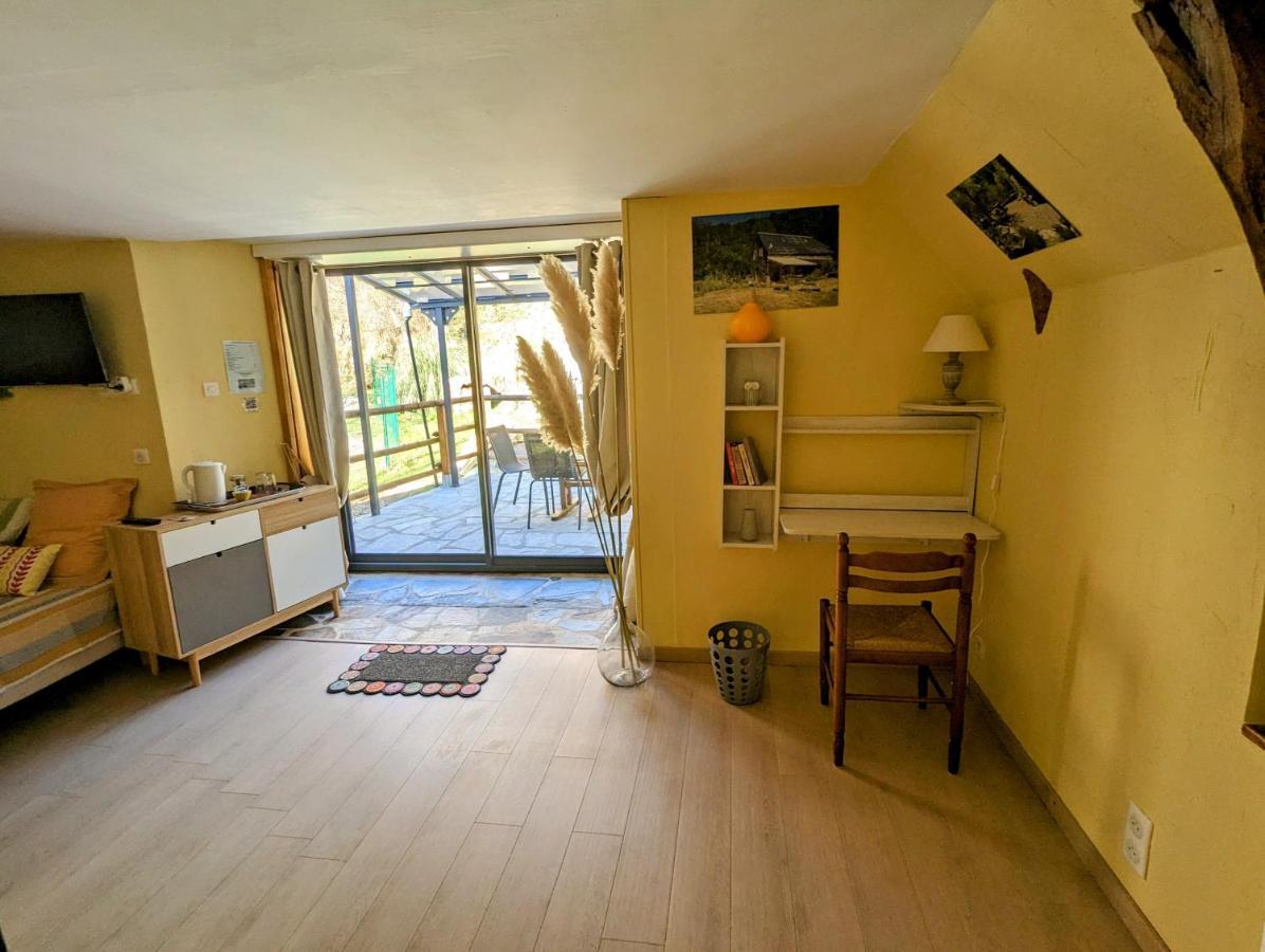 Chambres D'Hotes Le Lepadou-Bas Saint-Chély-dʼAubrac 外观 照片